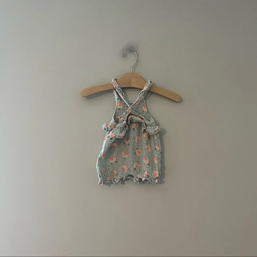 $16 ADD ON Angel Dear ROMPER 0-3M H&M Jamie Kay Zara Quincy Mae Muslin set‎